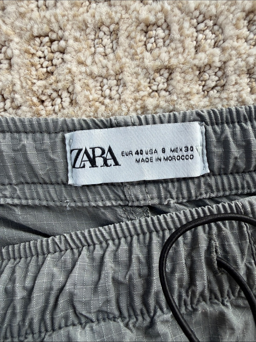 Zara women’s Lightweight Grey Utility Pants - Picture 2 of 4